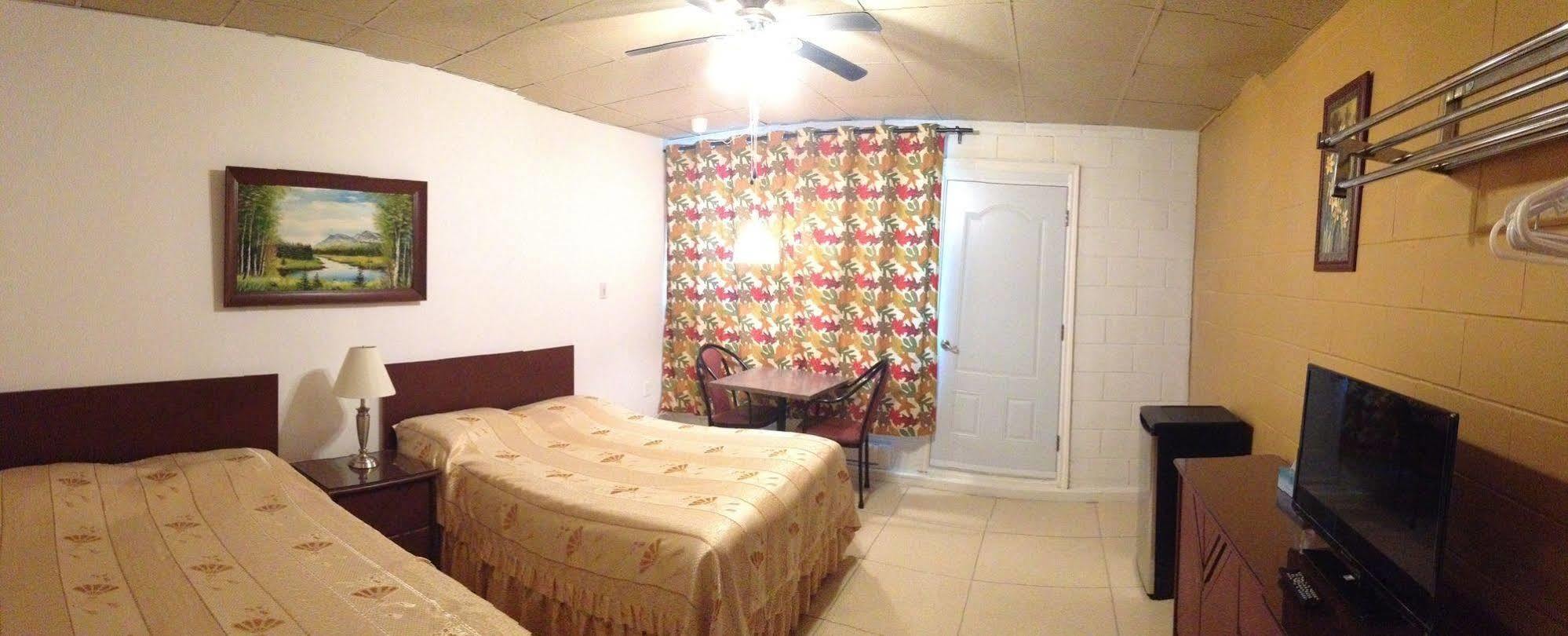 Motel Econonuit Шербрук Екстер'єр фото