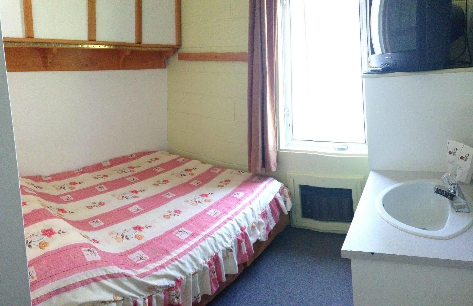 Motel Econonuit Шербрук Екстер'єр фото